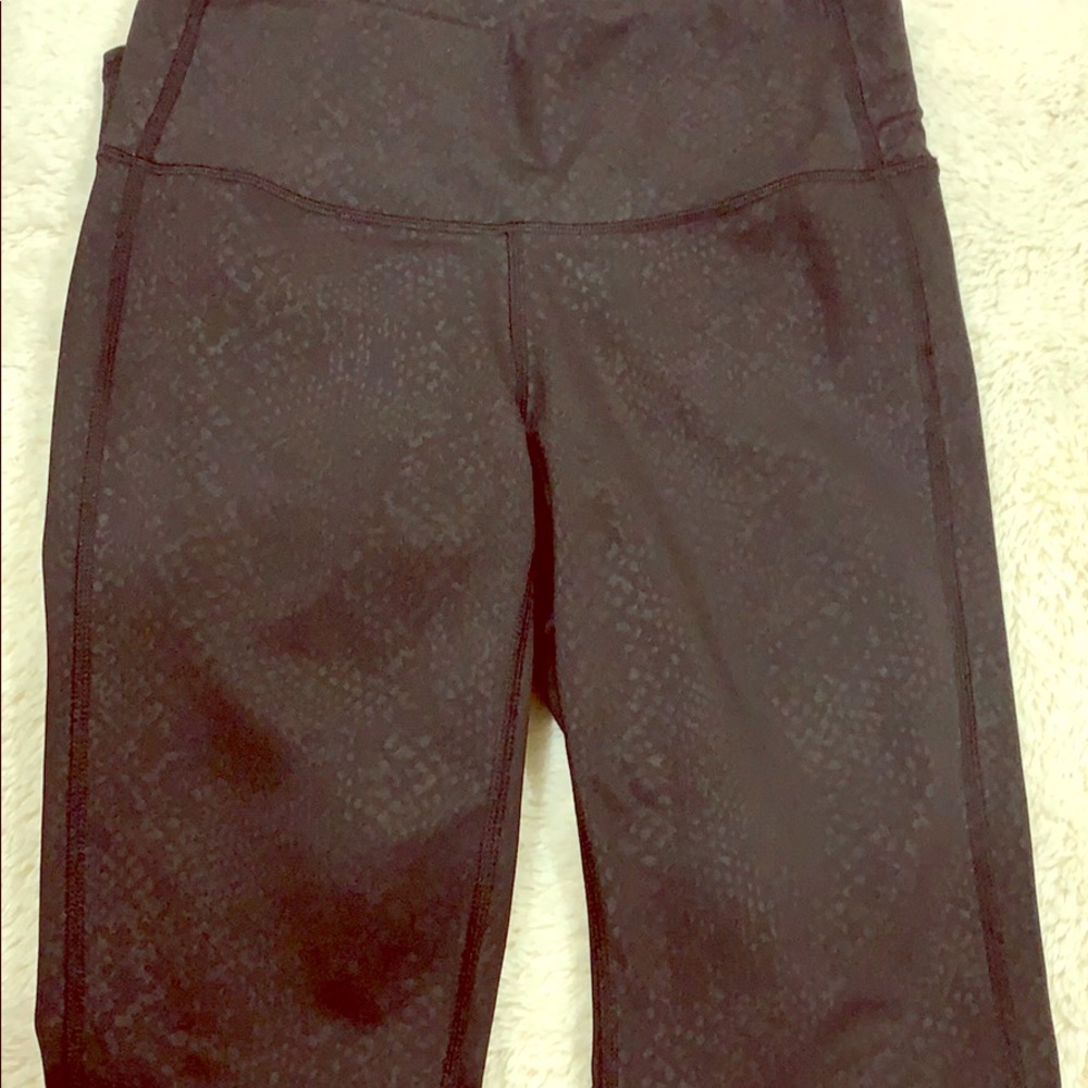 ATHLETA Snake skin pattern leggings